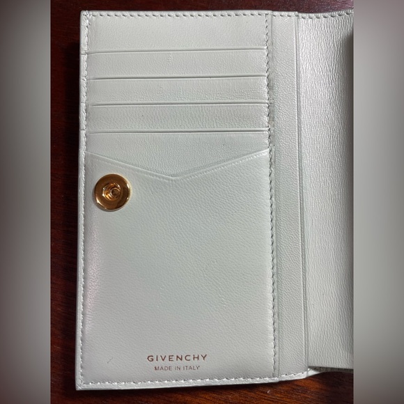 Givenchy Antigona Light Green Bifold Wallet in Box Leather - Picture 7 of 10